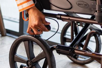 Frein fauteuil de transfert Invacare